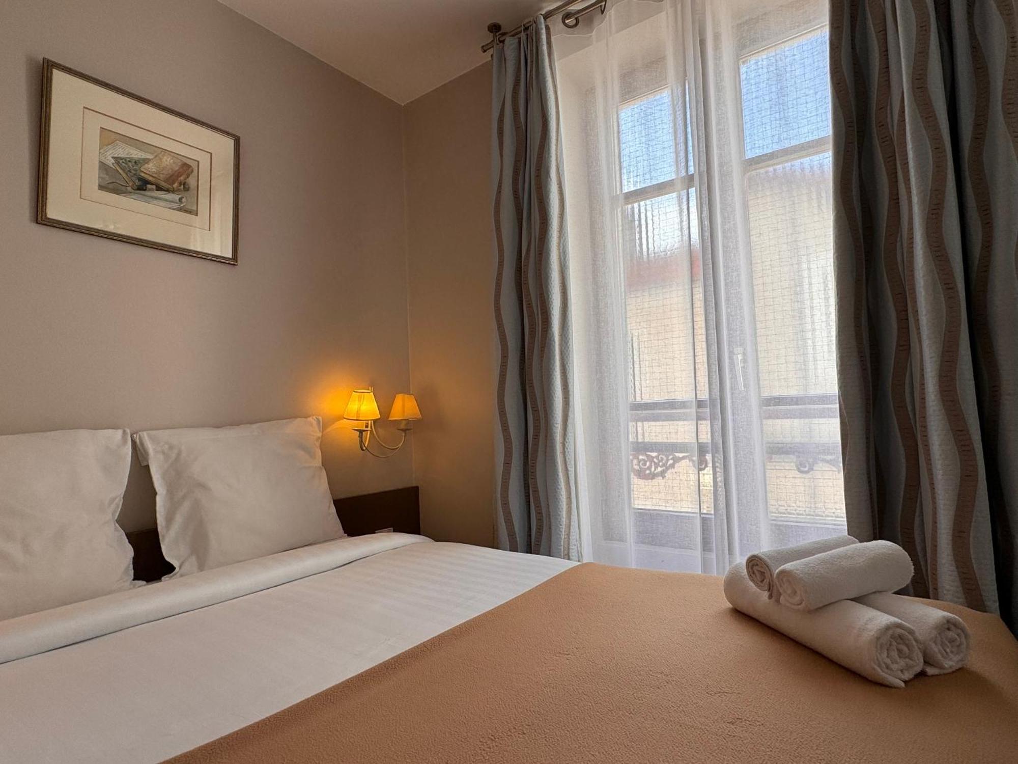 Hotel Paris Vesinet- Logis Hotel Restaurant Le Vésinet Esterno foto